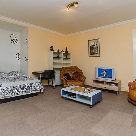 Apartment Triokhsviatytelskaya Street 3 Kiev Dış mekan fotoğraf