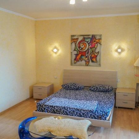 Apartment Triokhsviatytelskaya Street 3 Kiev Dış mekan fotoğraf