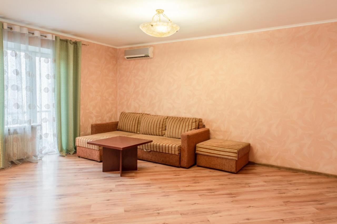 Apartment Triokhsviatytelskaya Street 3 Kiev Dış mekan fotoğraf