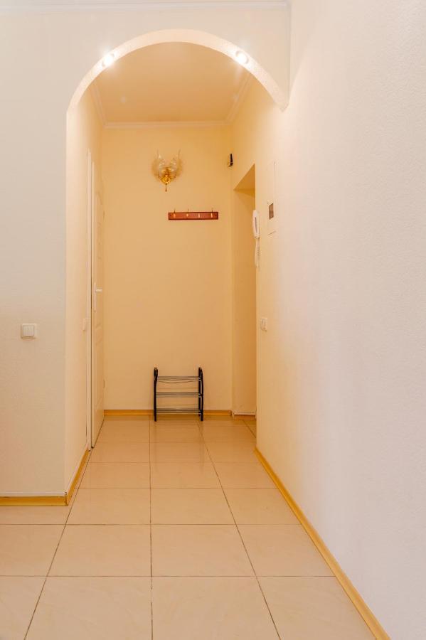 Apartment Triokhsviatytelskaya Street 3 Kiev Dış mekan fotoğraf