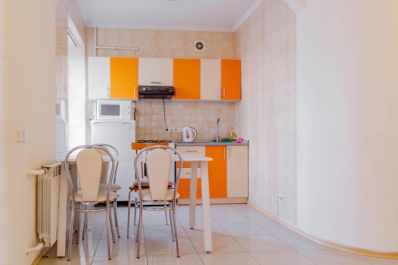 Apartment Triokhsviatytelskaya Street 3 Kiev Dış mekan fotoğraf