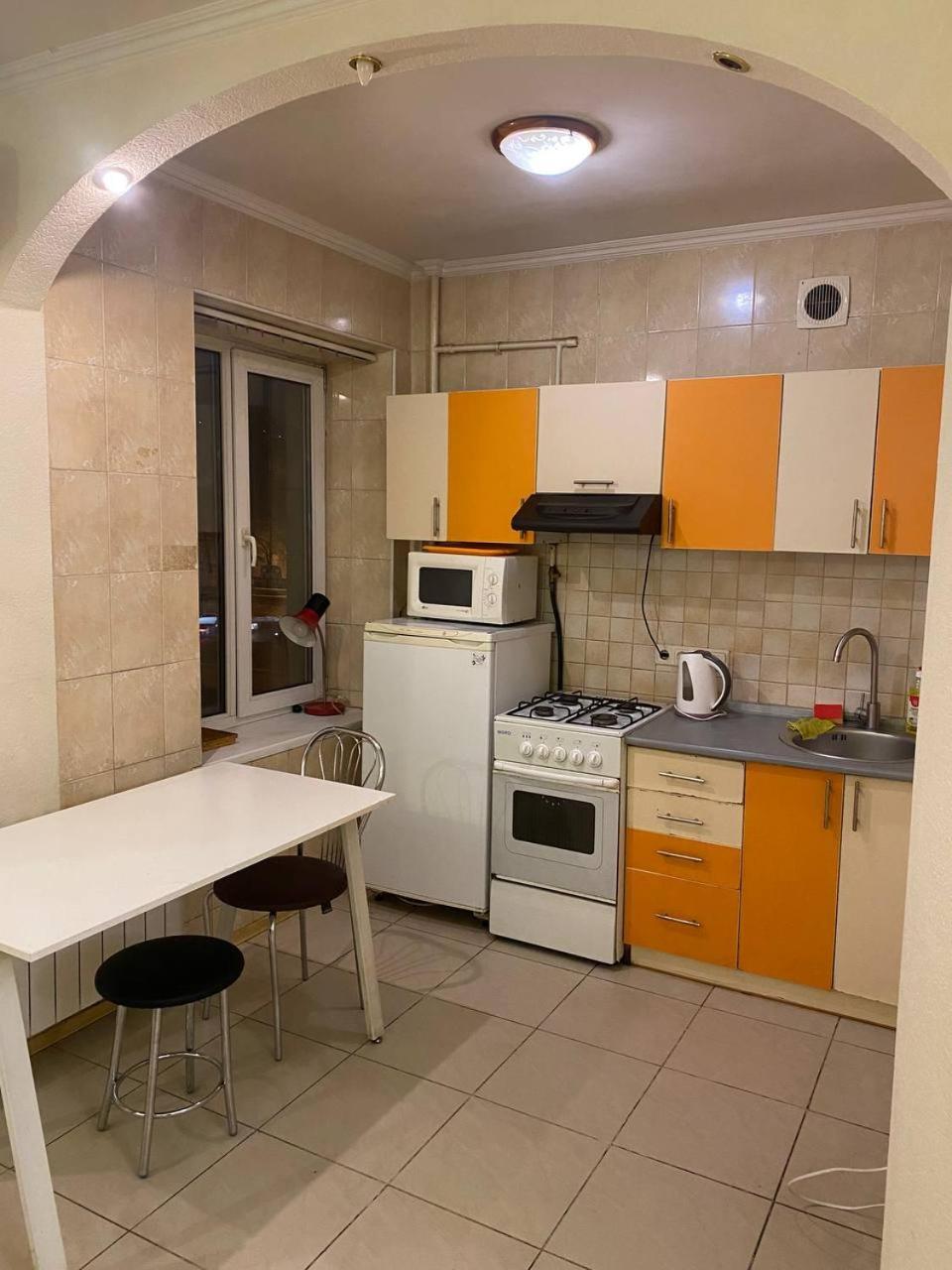 Apartment Triokhsviatytelskaya Street 3 Kiev Dış mekan fotoğraf