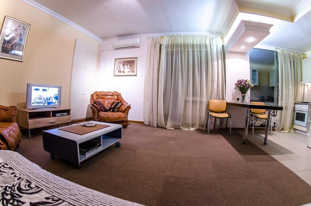 Apartment Triokhsviatytelskaya Street 3 Kiev Dış mekan fotoğraf