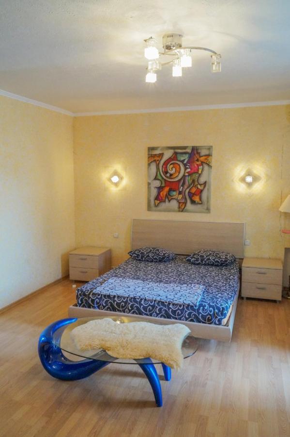 Apartment Triokhsviatytelskaya Street 3 Kiev Dış mekan fotoğraf
