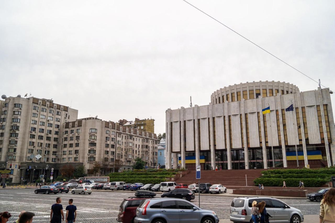 Apartment Triokhsviatytelskaya Street 3 Kiev Dış mekan fotoğraf